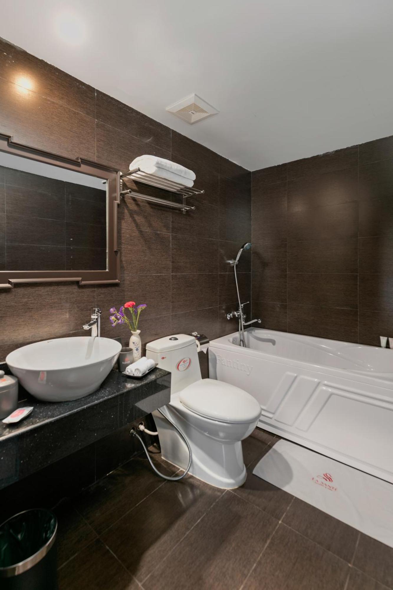 Deluxe Double or Twin Room with City View