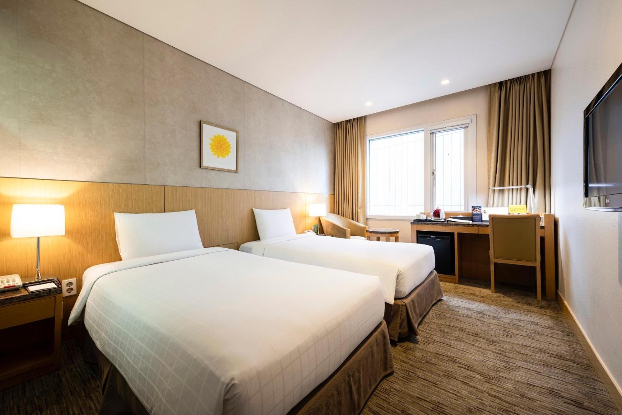 Standard Twin Room