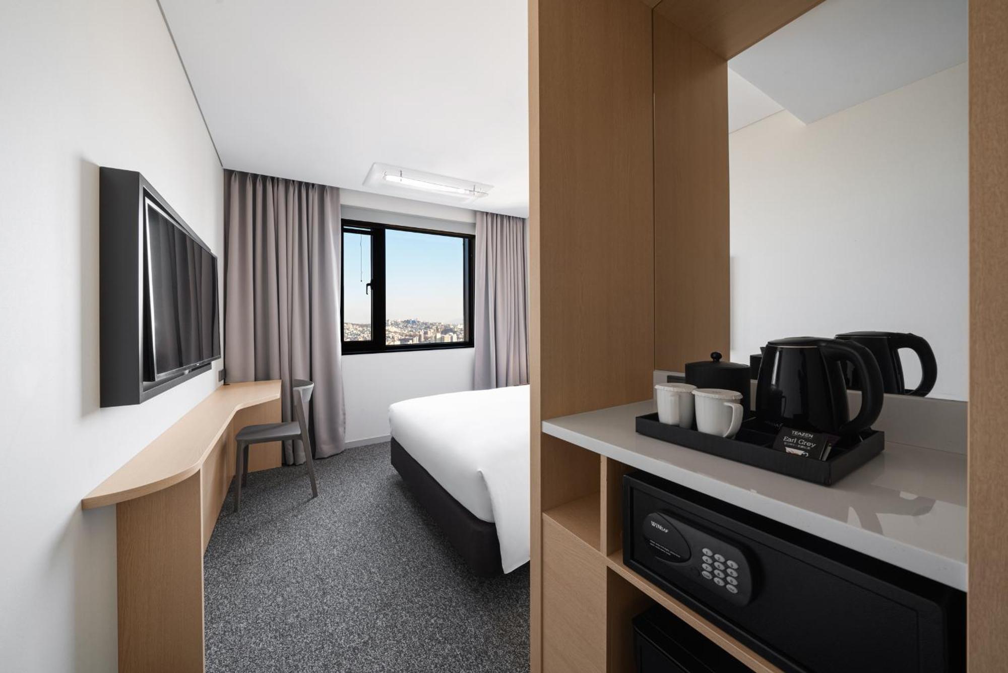 Standard Double Room,1224124729:JPEG