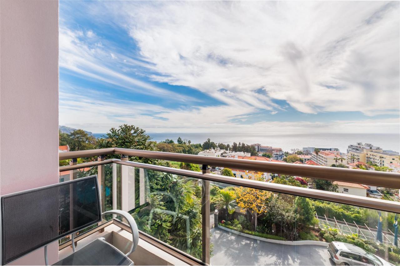 Suite with Sea View (2 Adults)