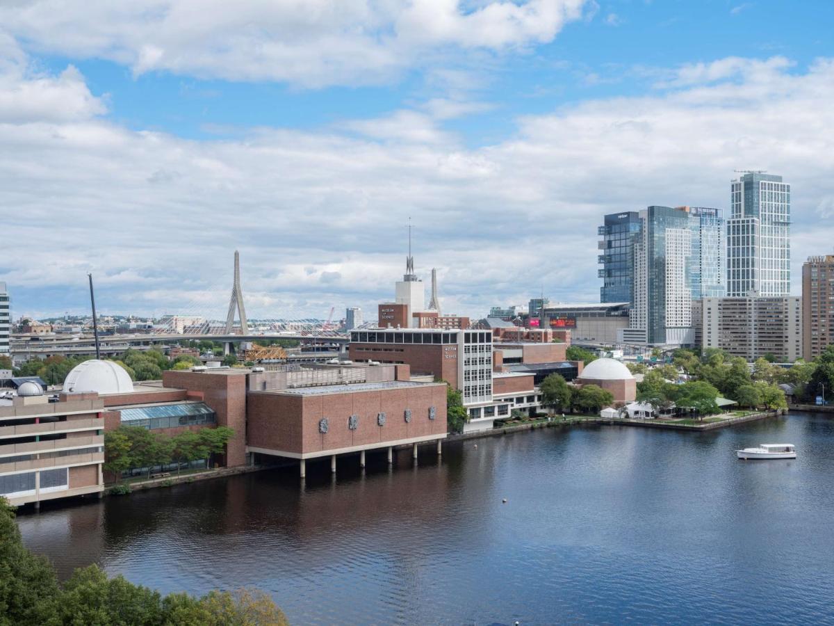 Two Queens - River View - Mobility/Hearing Accessible - Bathtub - West Tower