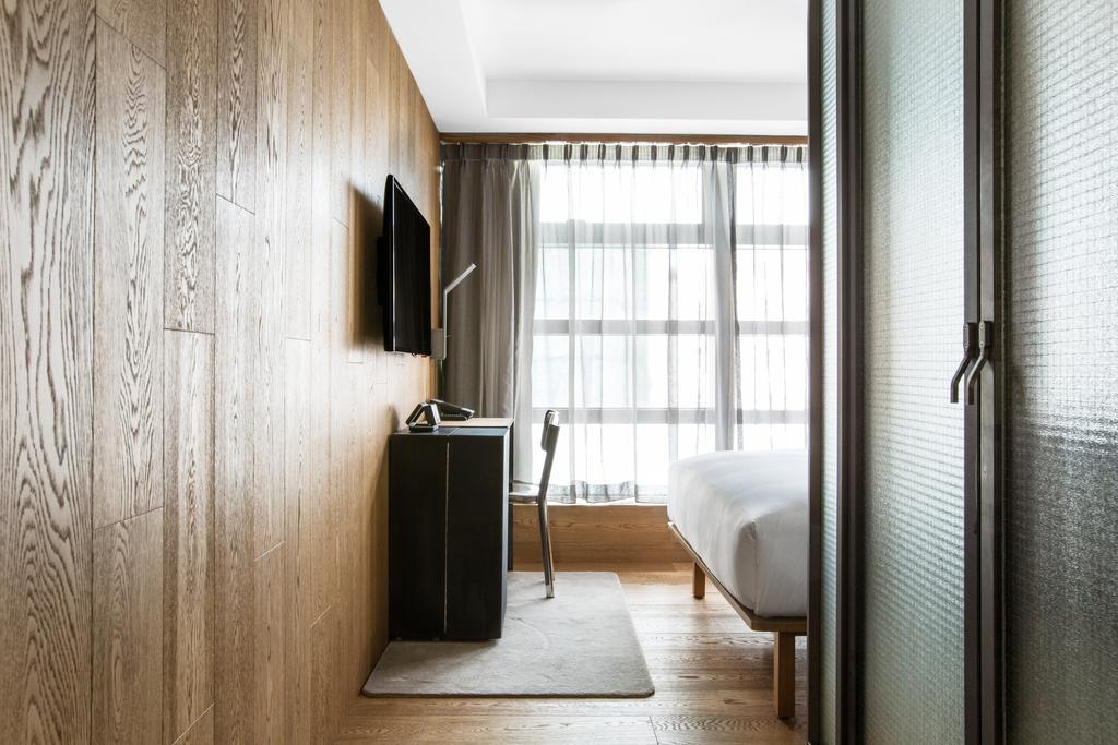 Comfort Queen Room