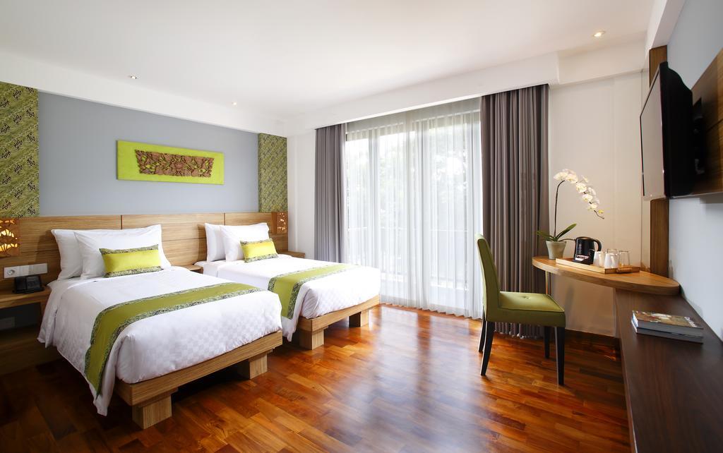 Deluxe Double or Twin Room with Paddy View