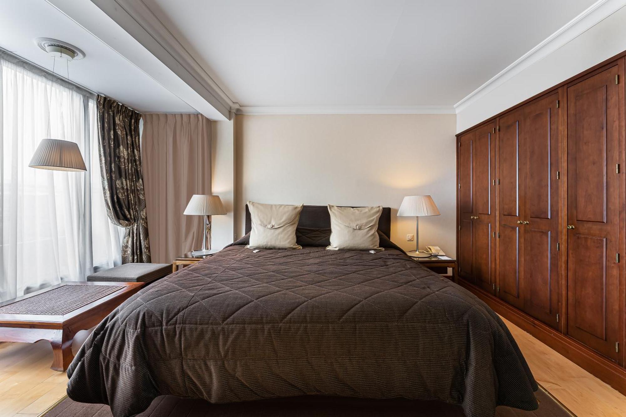 Deluxe Apartment with Terrace