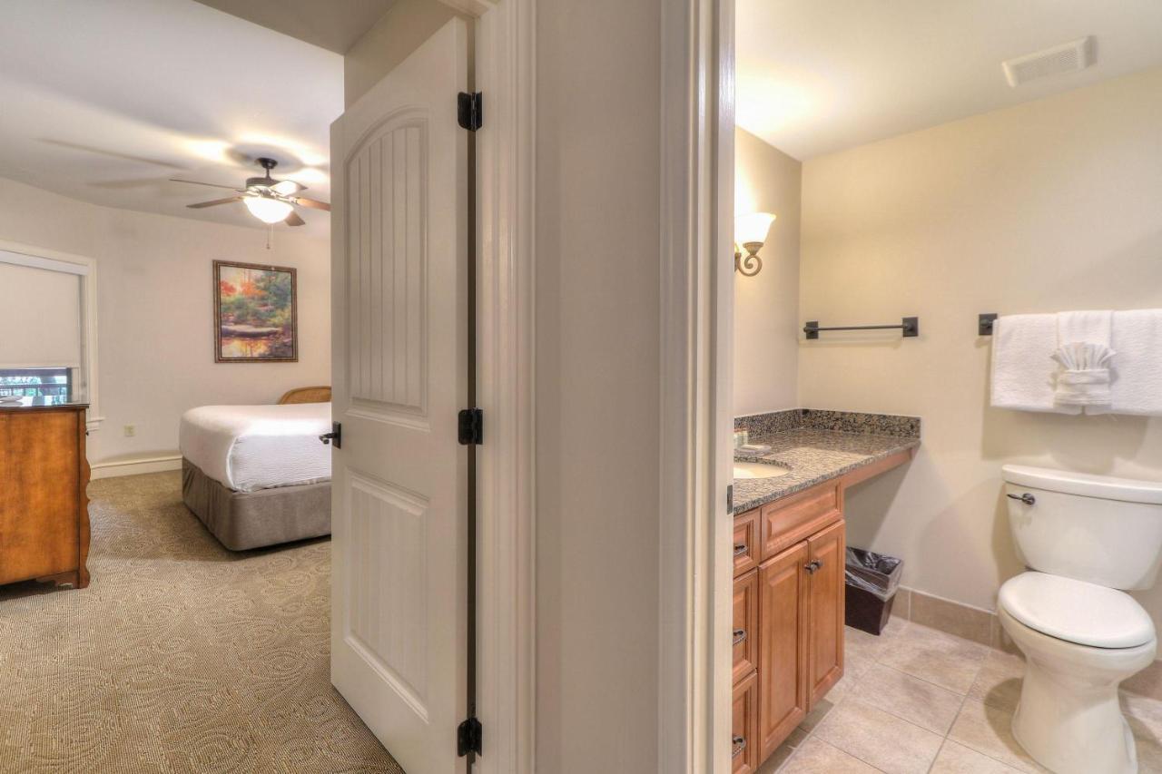 One Bedroom Riverview Condo - One King