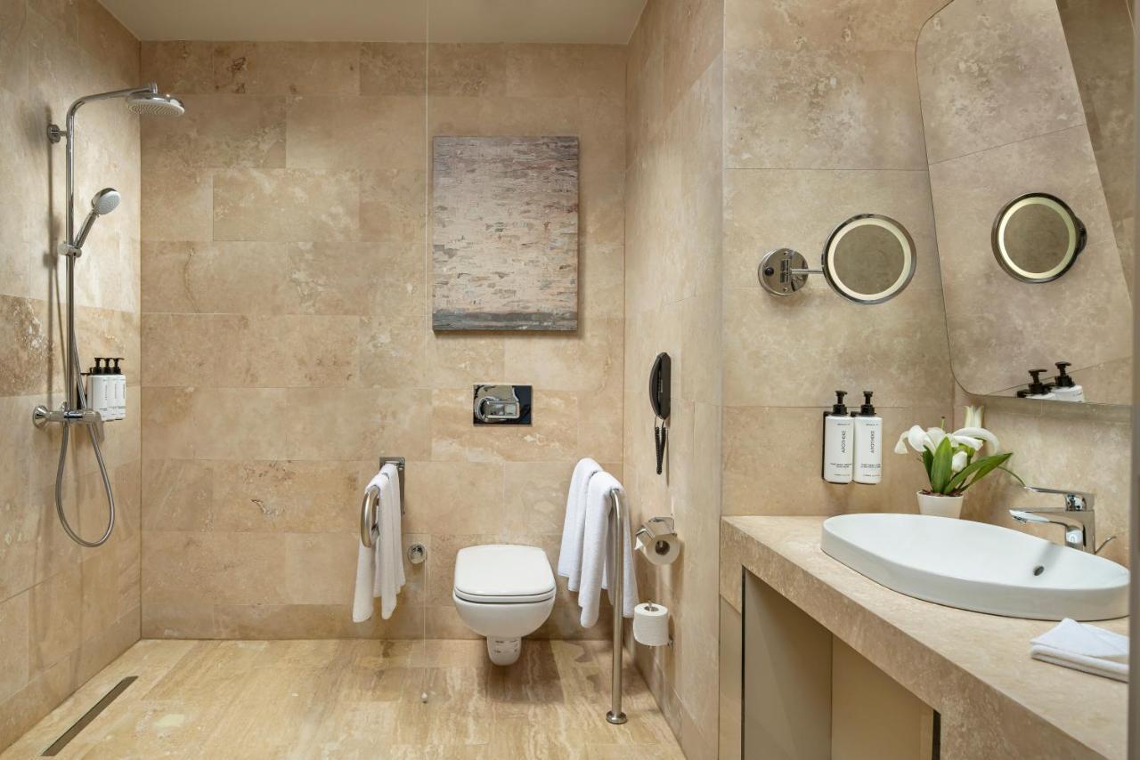 Standard King Room - Disability Access