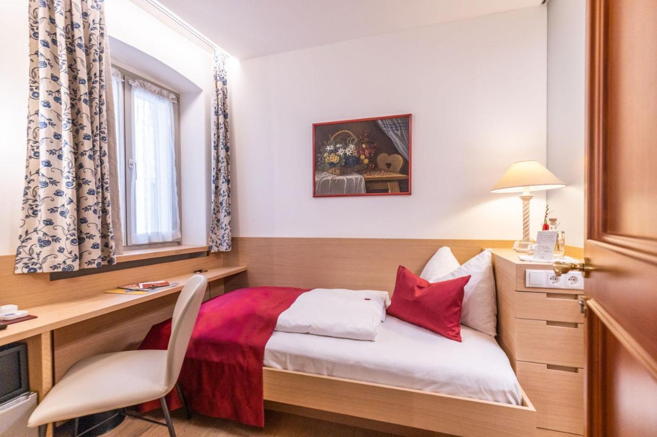 Small Single Room
