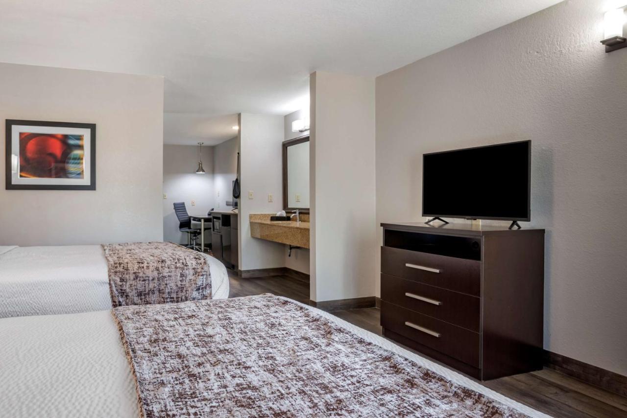 Suite Two Double Beds