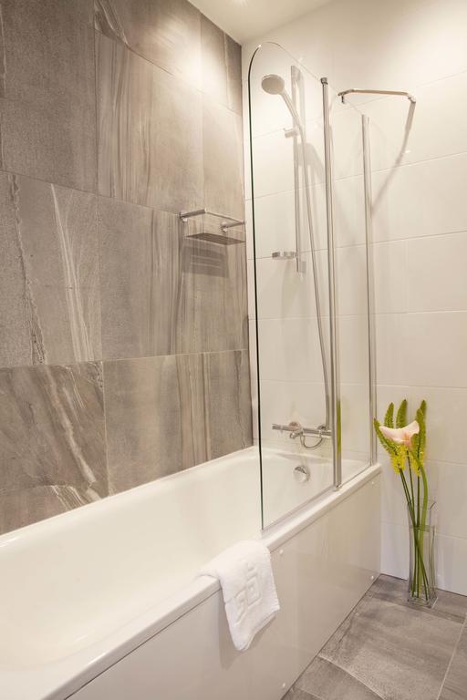 Executive Family Room,125345280:JPEG