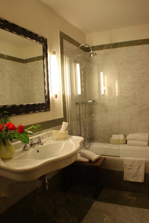 Deluxe Double or Twin Room with Balcony