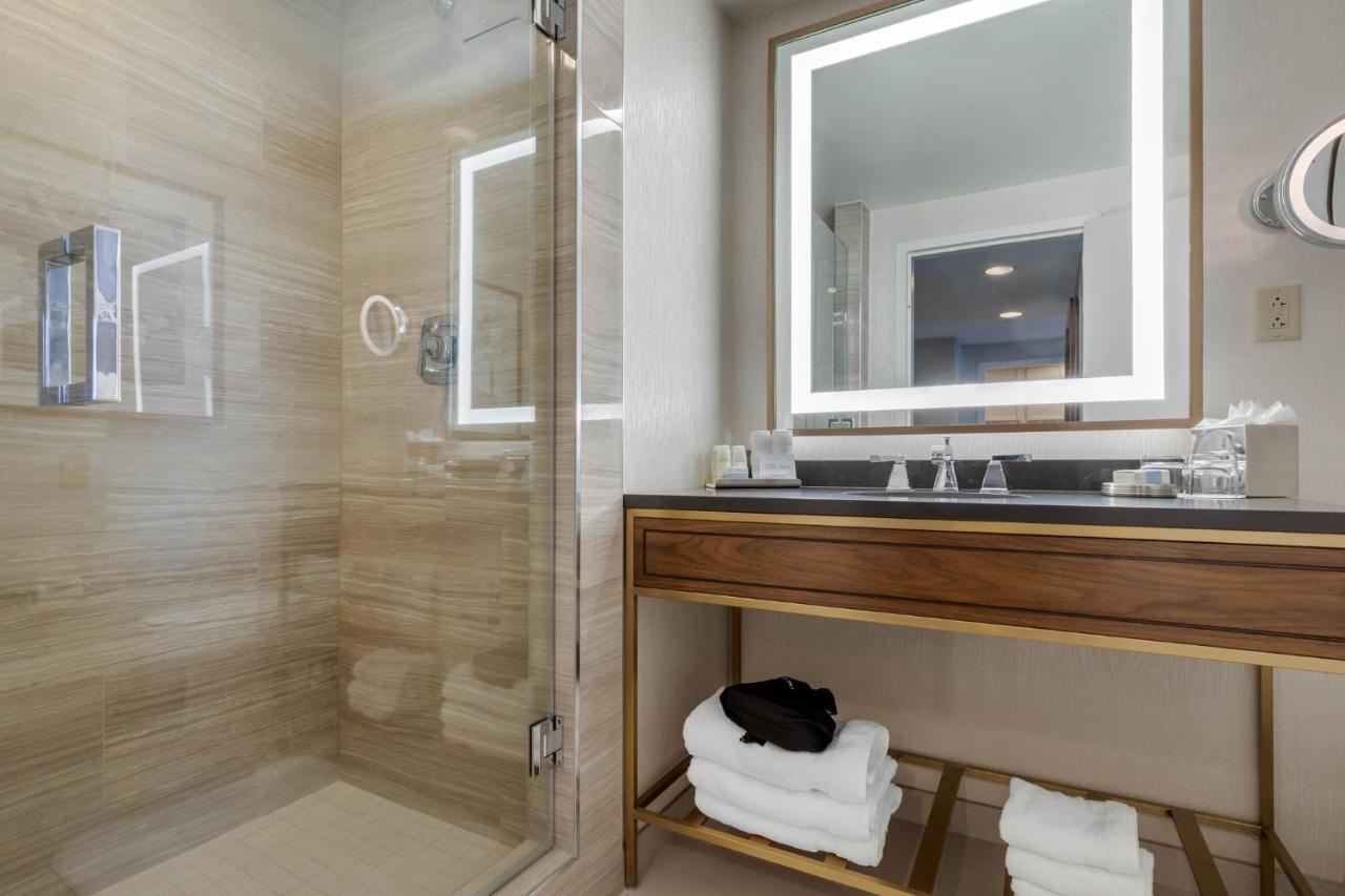 Presidential Suite  - 1 King Bed