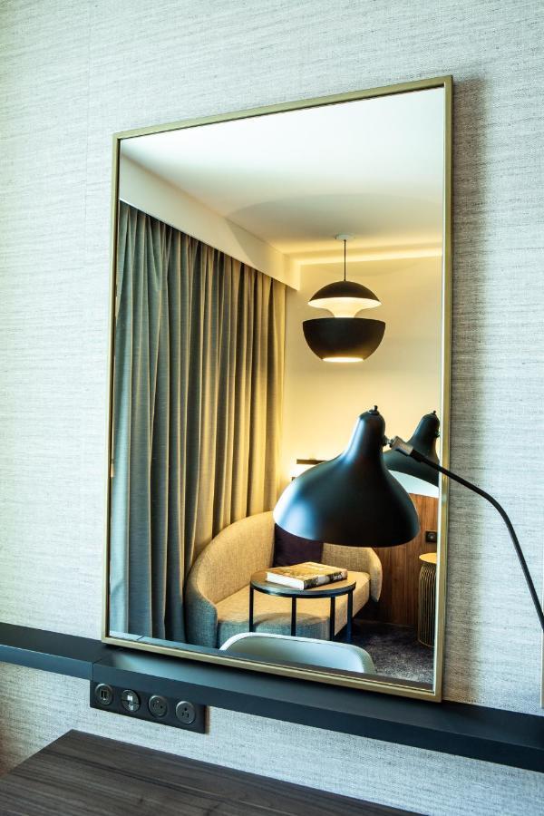 Two Twin Beds - Seaside