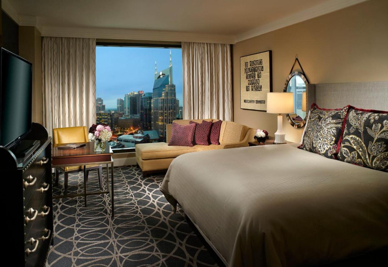 Premier Room 1 King Bed