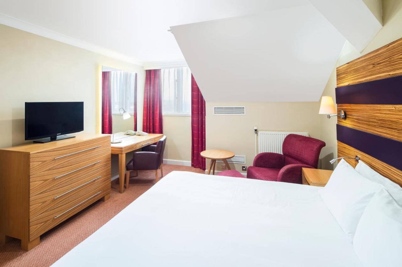 One-Bedroom Super King Suite with View & Lounge Access