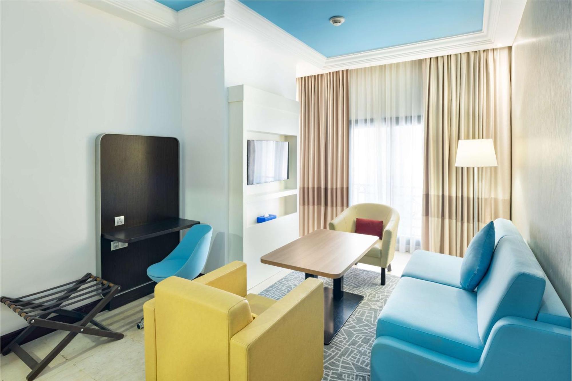 One-Bedroom Suite with Mosque View