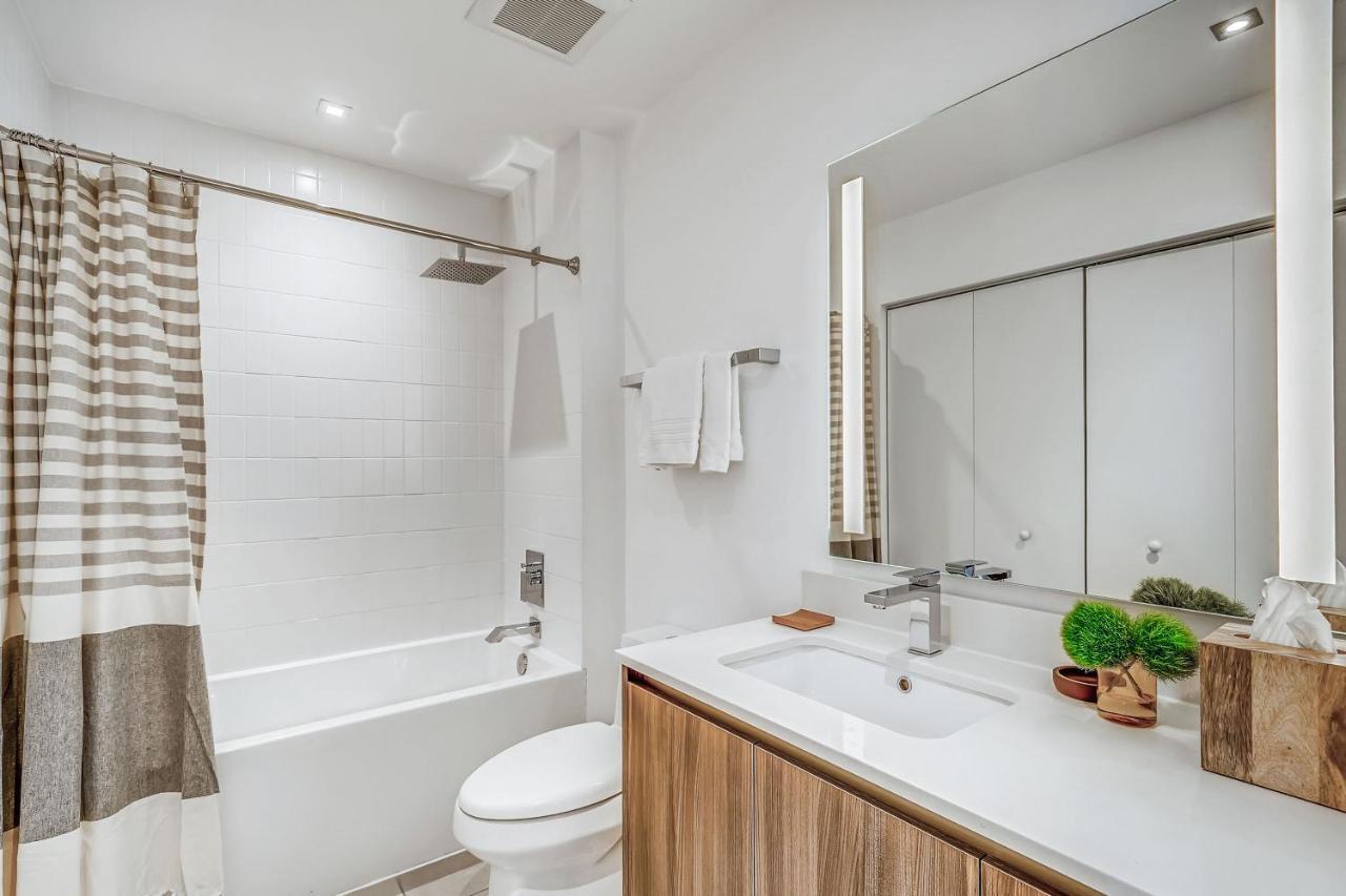 1 Bedroom Suite, 2 Queens