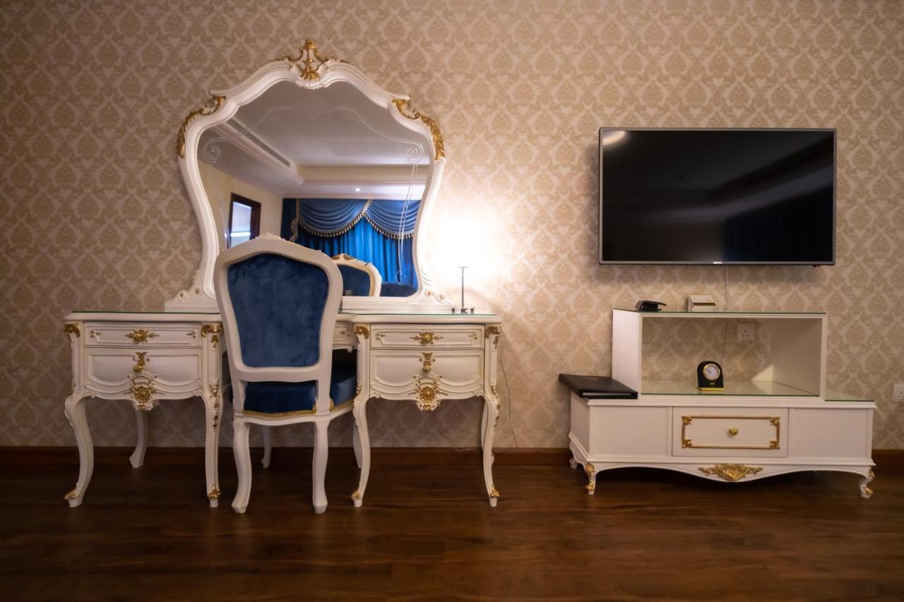 WA Club King Suite with Jacuzzi,1520386600:JPEG