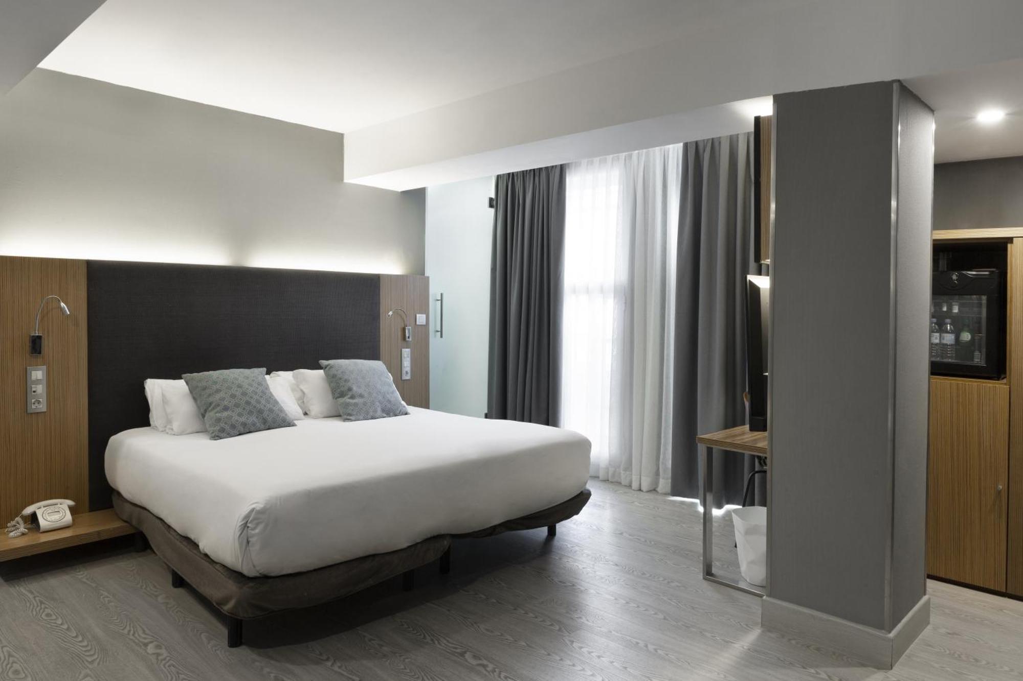 Double or Twin Room (1-2 Adults),1272484879:JPEG