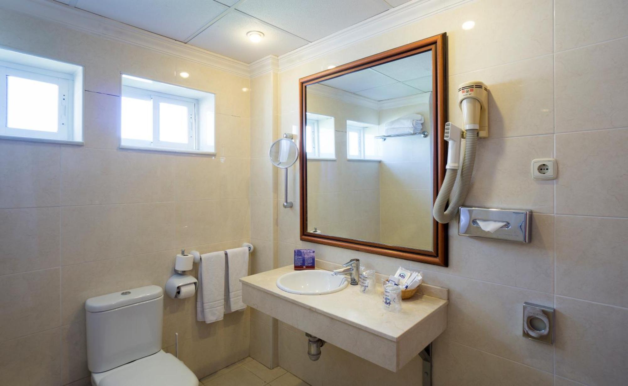 Double or Twin Room with Partial Sea View