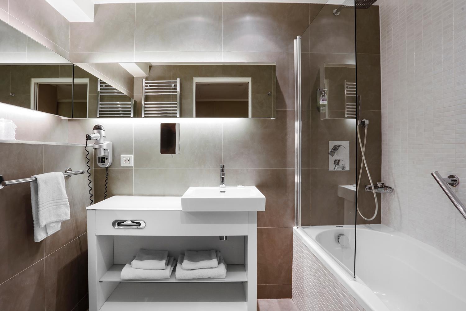 Two rooms close to each other