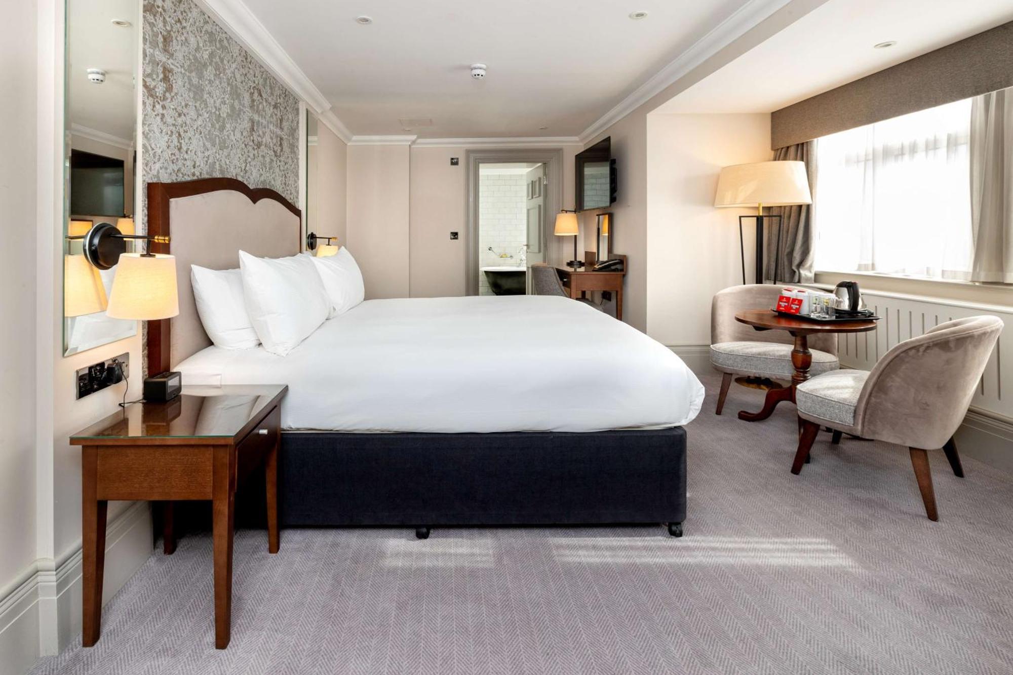 Deluxe King Guest Room,1274192221:JPEG