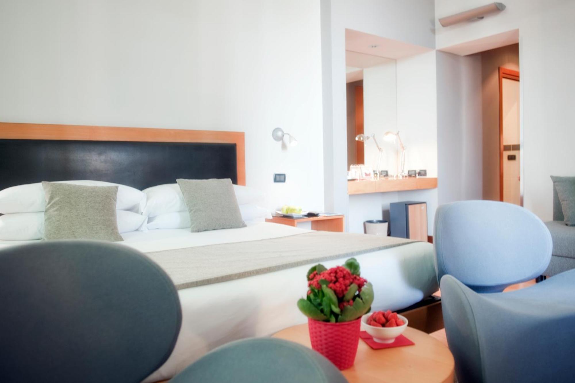 Triple Room,1274587540:JPEG