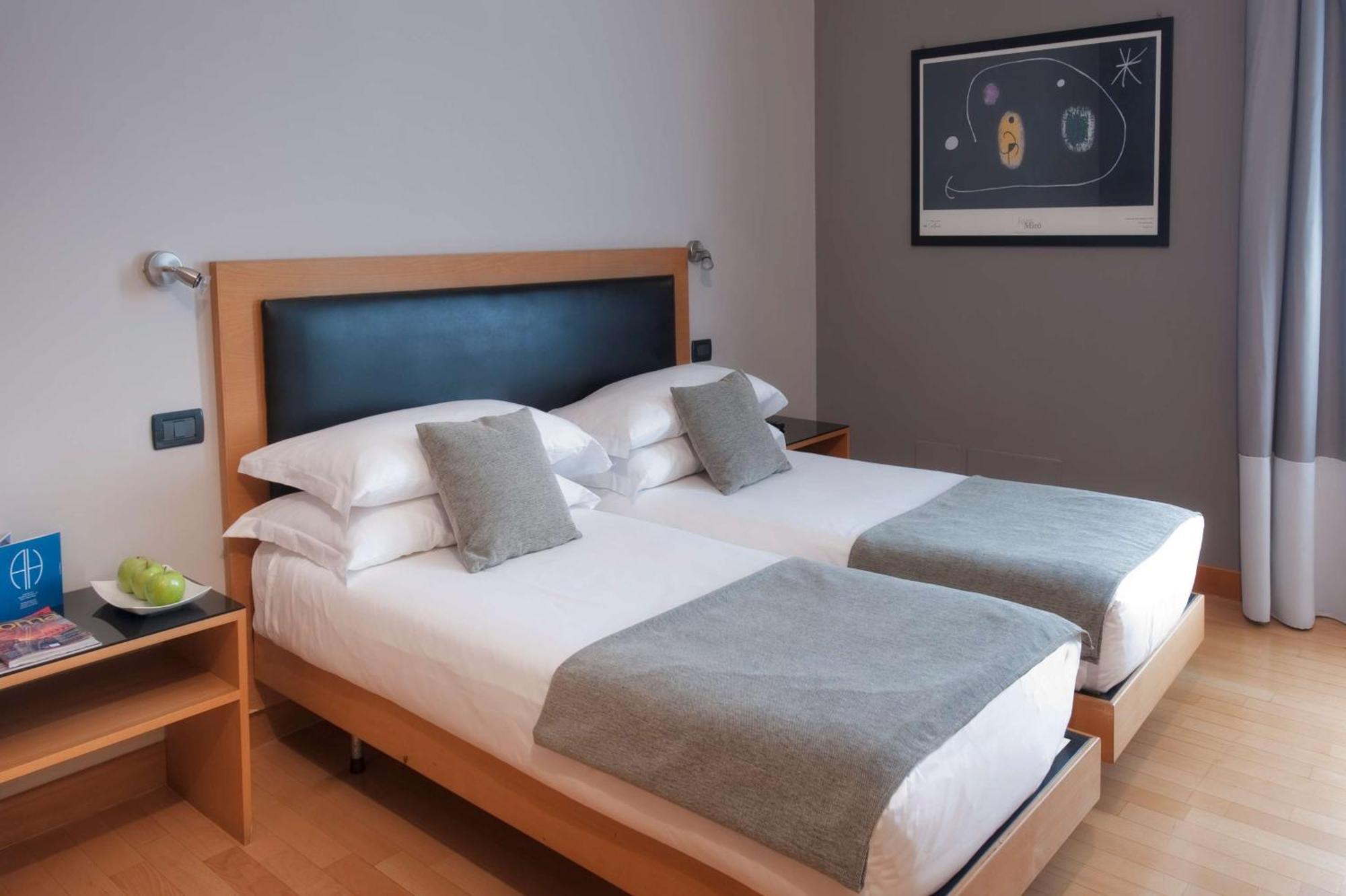 Standard Twin Room,1710351642:JPEG