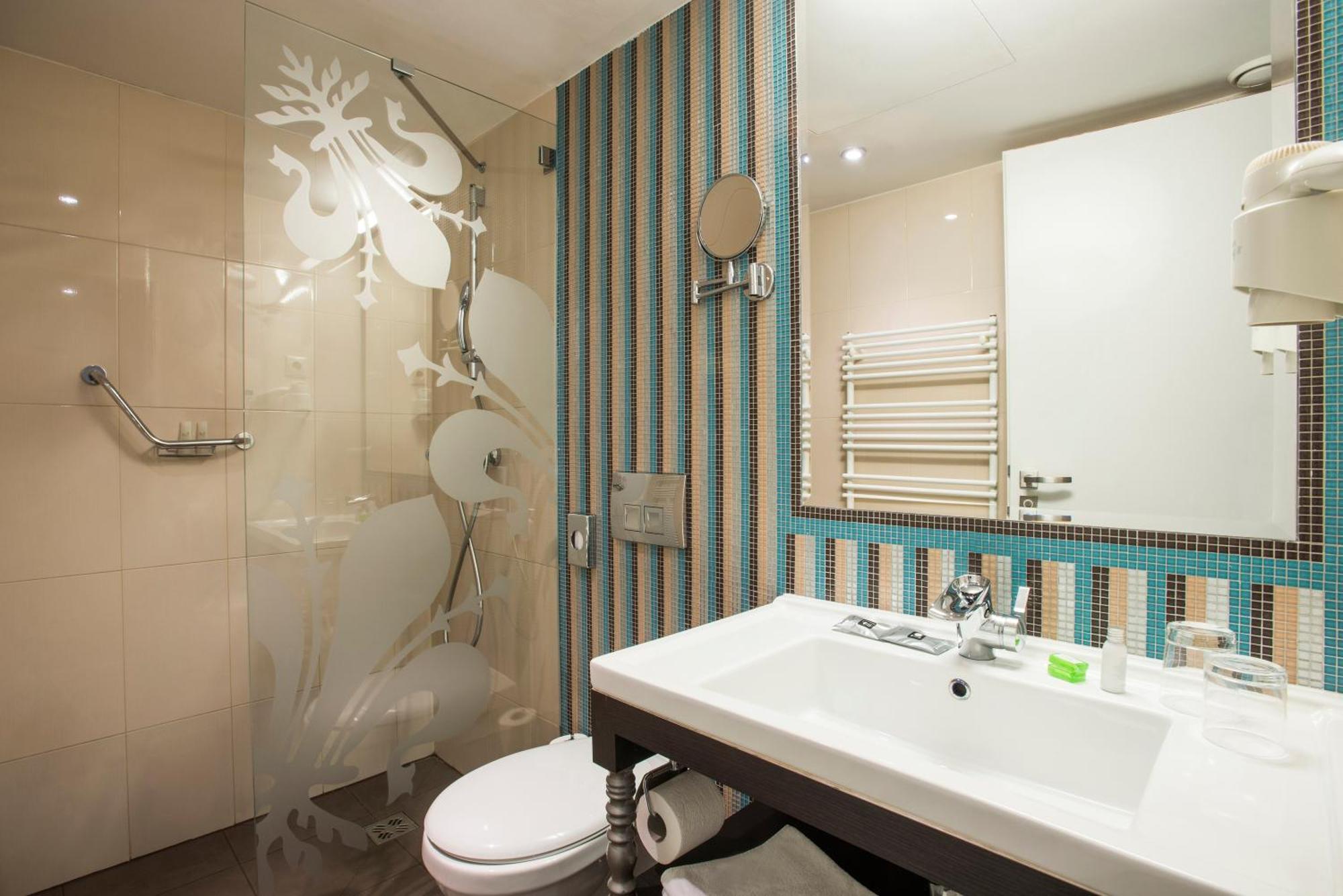 Double or Twin Room - Parking included