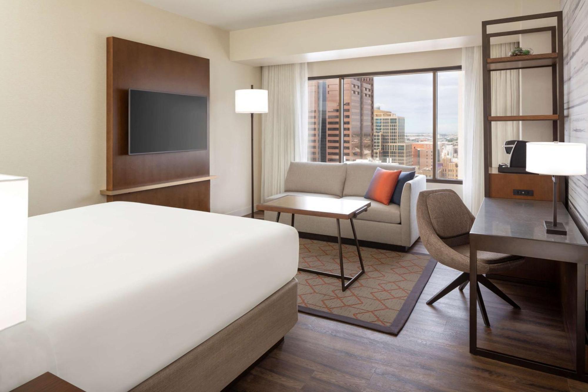 King Room with Accessible Tub - Disability Access