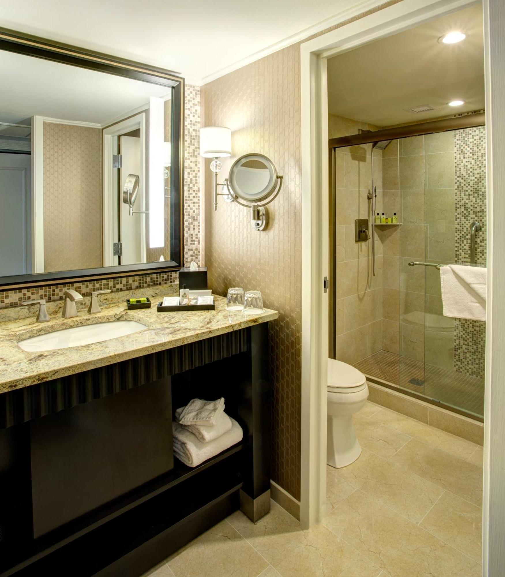 Classic Queen Room with Two Queen Beds
