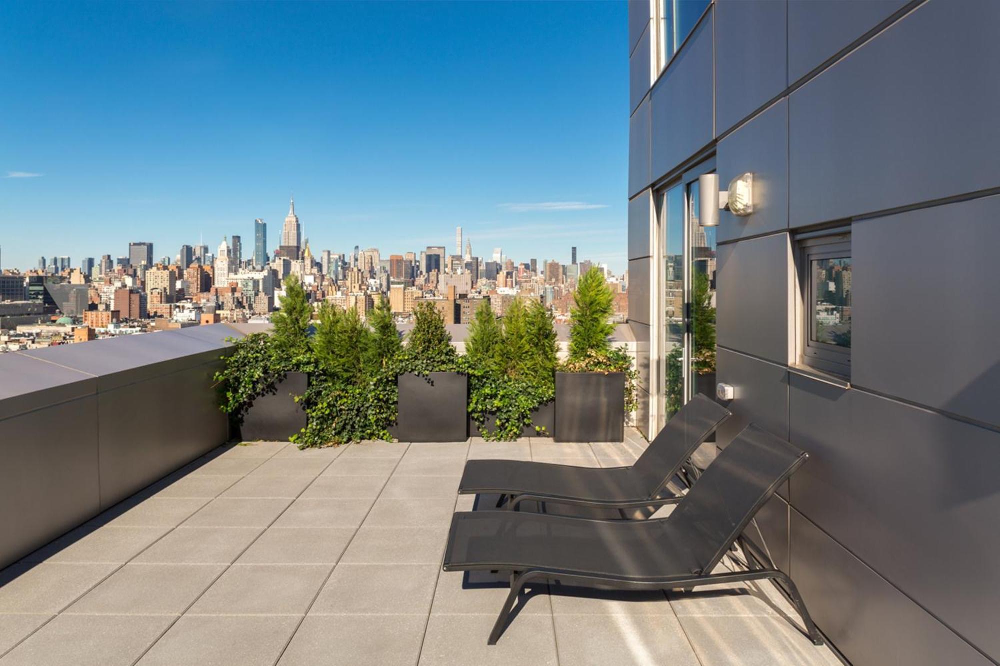 One-Bedroom King Suite with City View