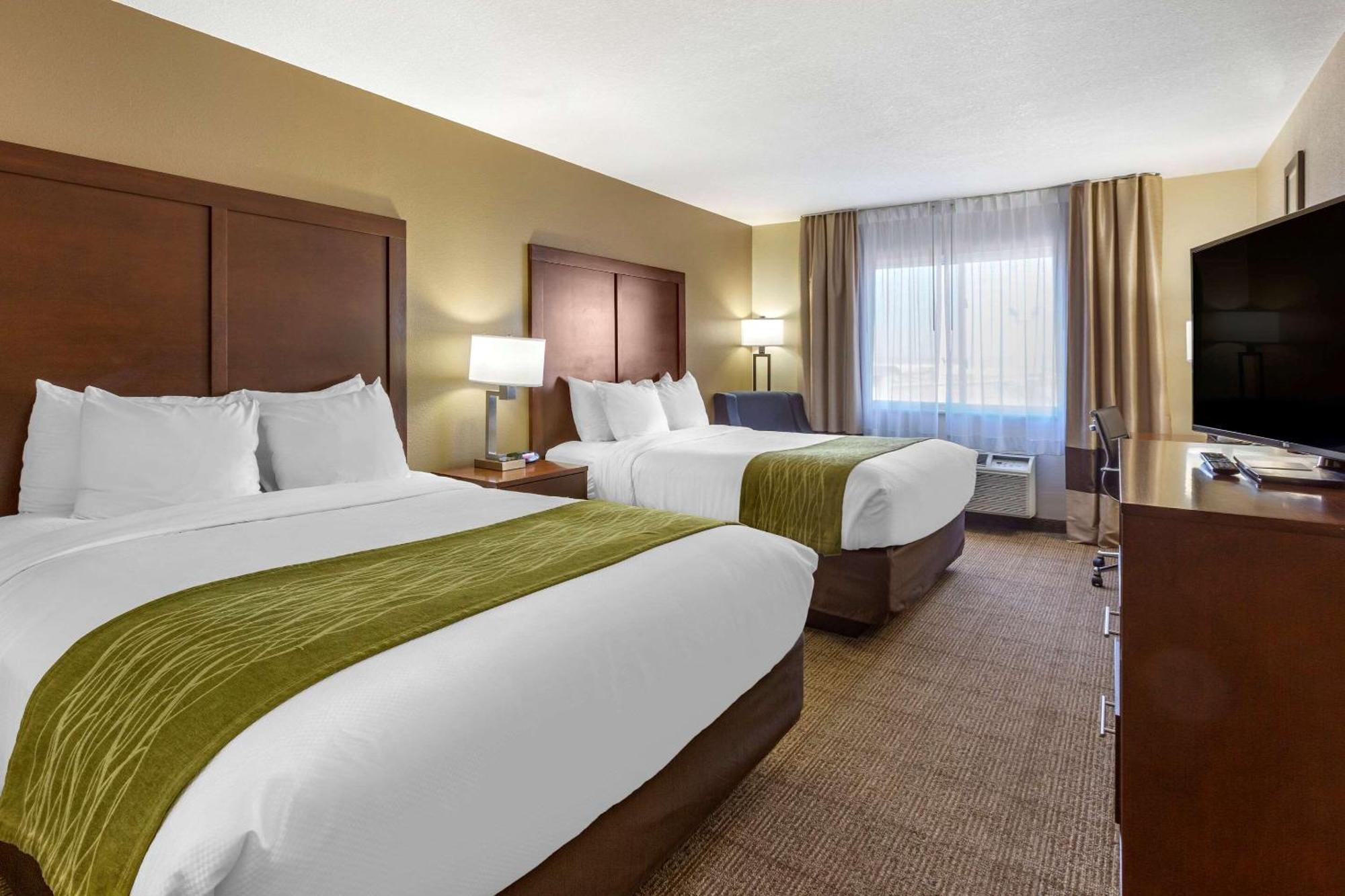 Queen Room with Two Queen Beds - Accessible/Non-Smoking