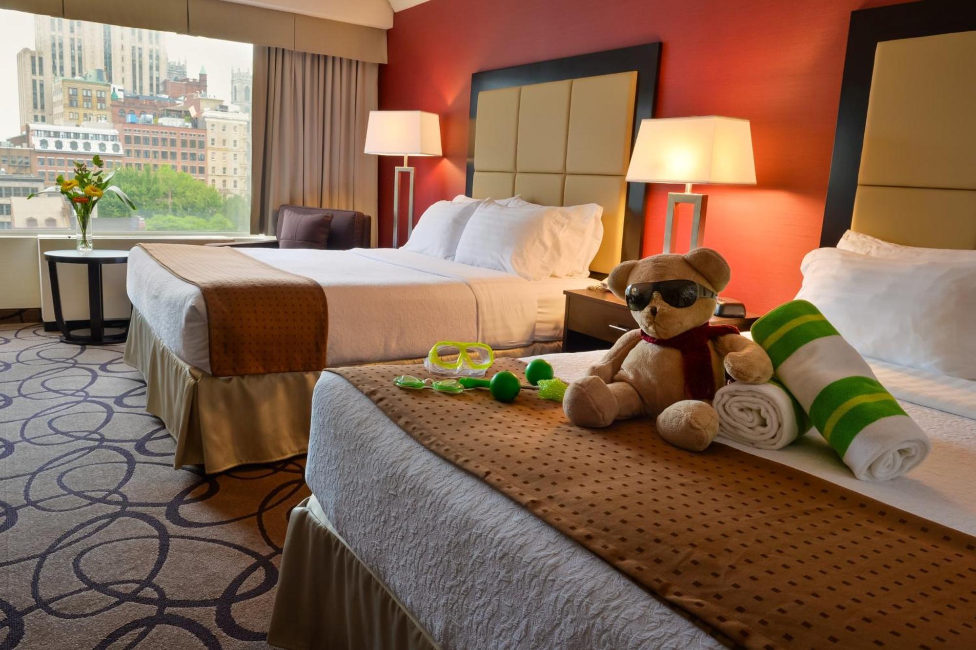 Queen Room with Two Queen Beds - High Floor/Non-Smoking