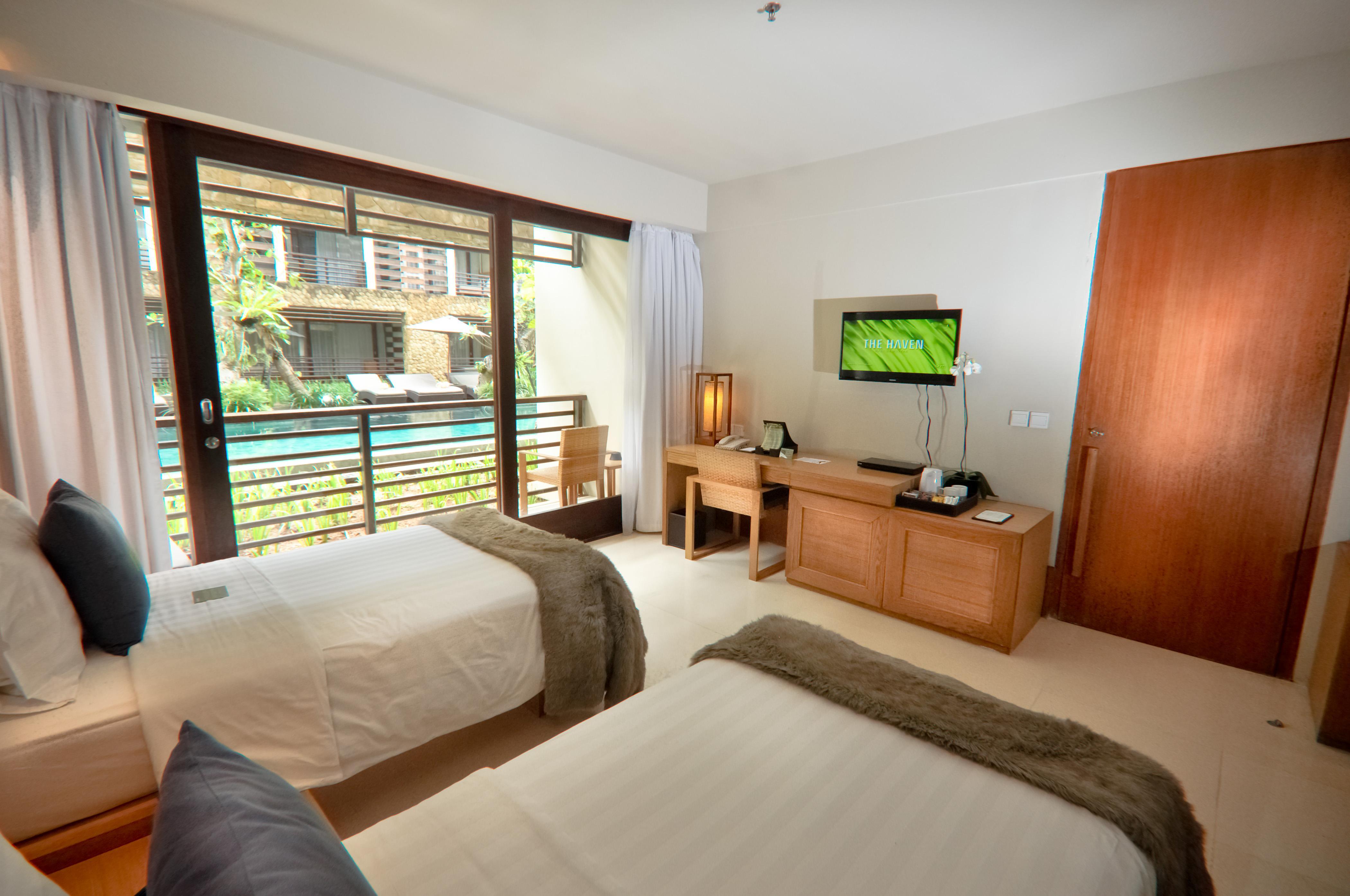 Premier Suite 2 bedroom Pool View with Balcony