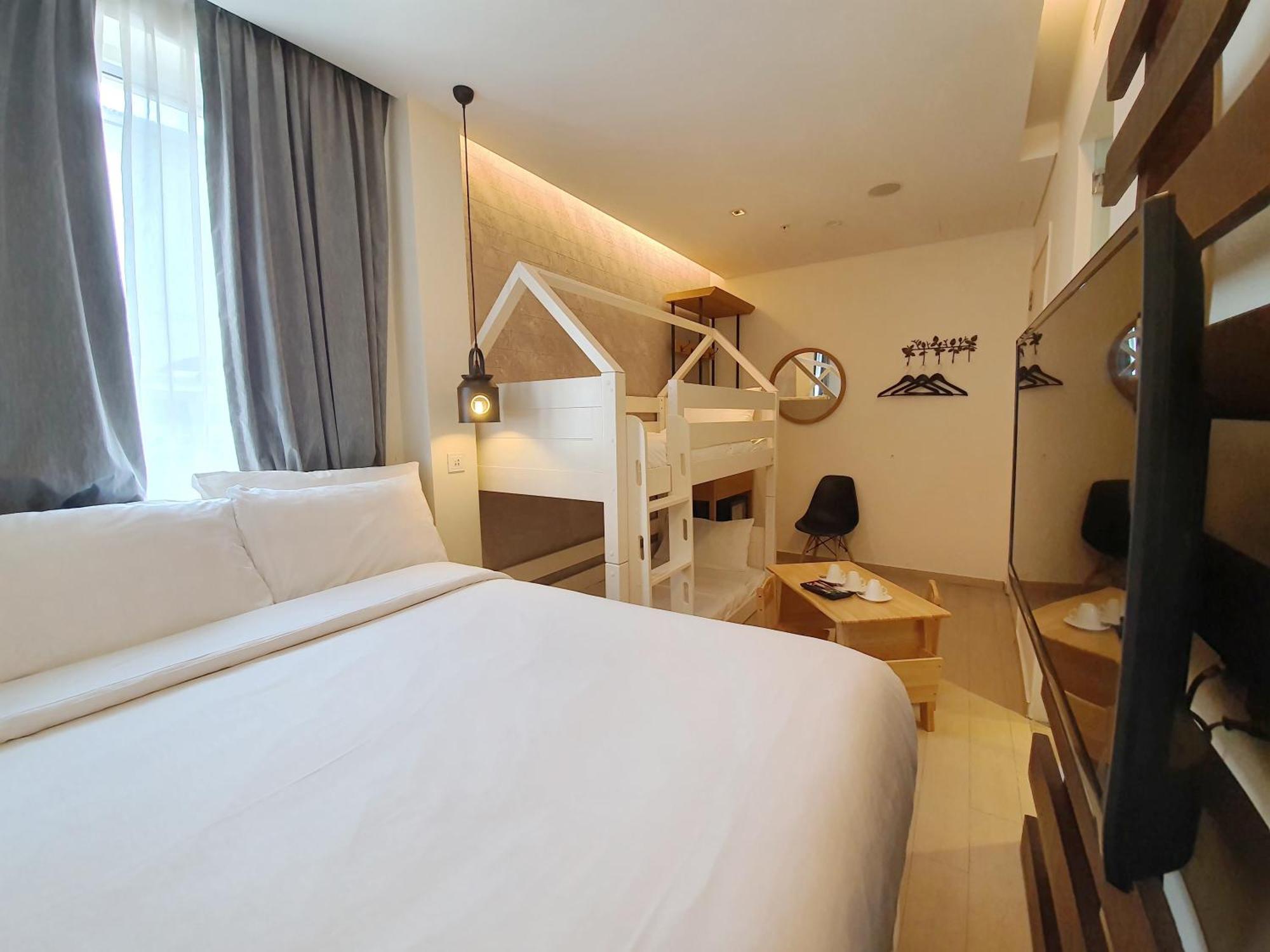 Deluxe Family Room