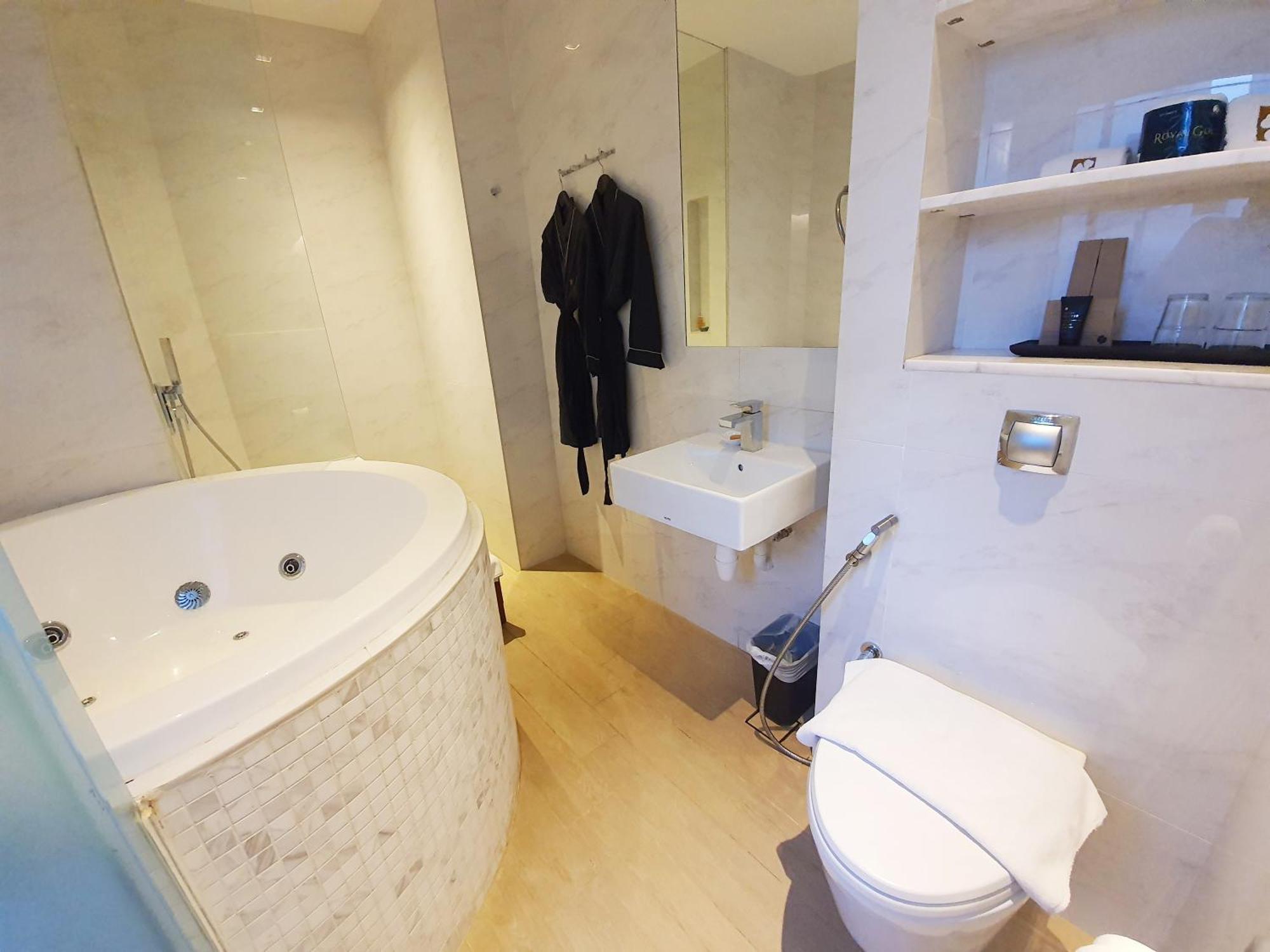 Double Room with Hot Tub (Indoor)