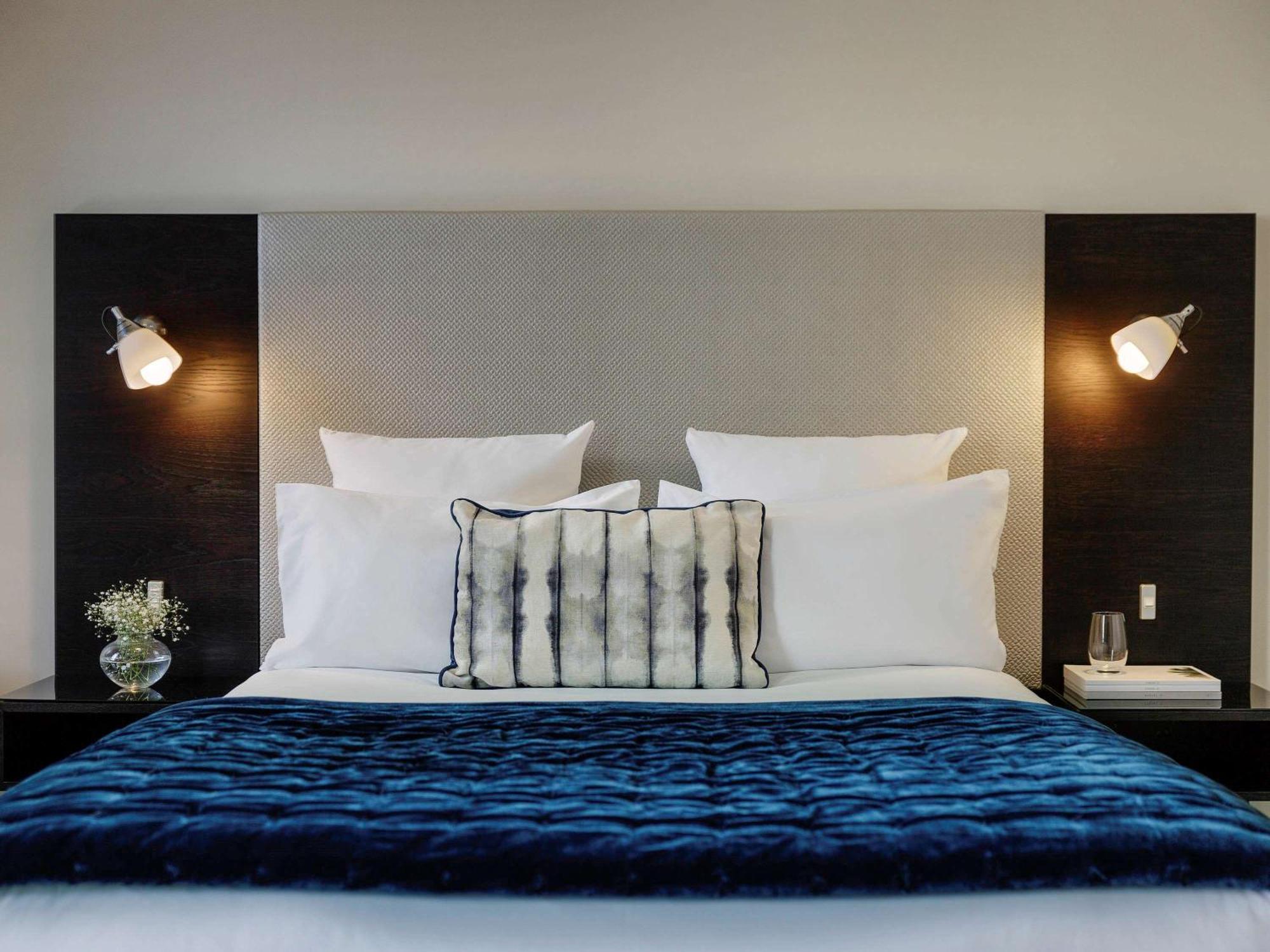 One-Bedroom Deluxe Executive Queen Room