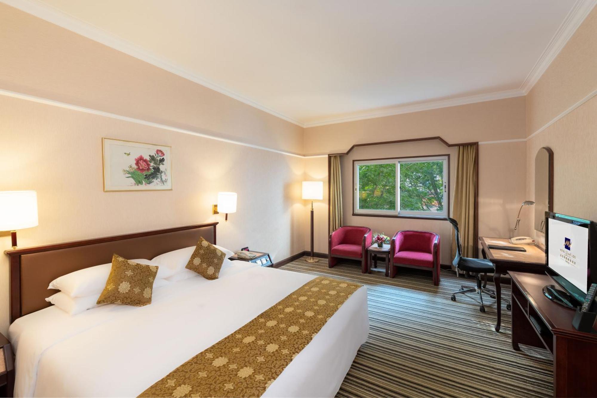 Standard King Room