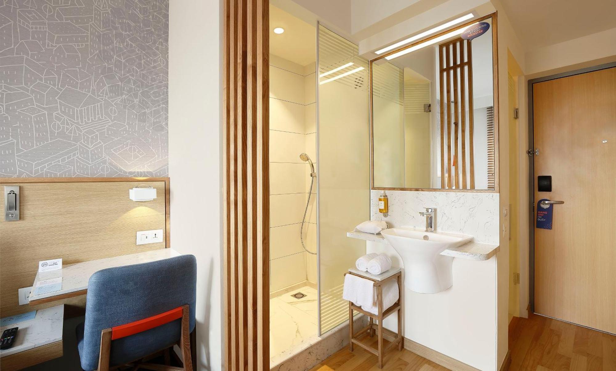Standard Queen Room - High Floor with Complimentary Early Check-in from 1:00 pm and Late Check-out by 2:00 pm (subject to availability), 10% discount on laundry services,Enjoy Non Alcoholic Welcome Drink : Choice of one aerated beverage/ tea/ coffee