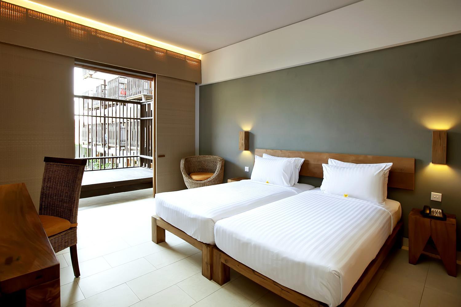 Deluxe Double or Twin Room with Pool View
