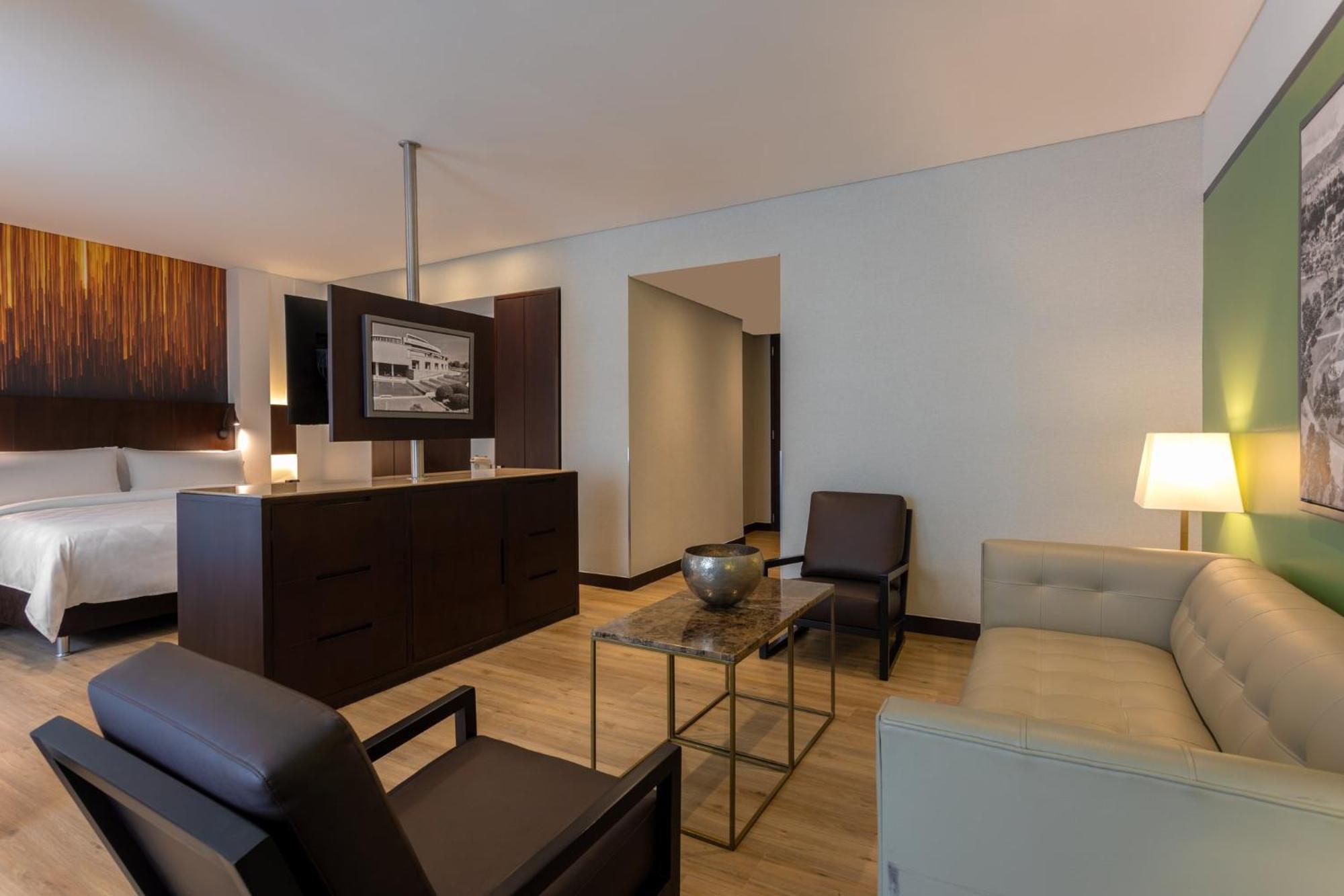 Standard King Room - Accessible
