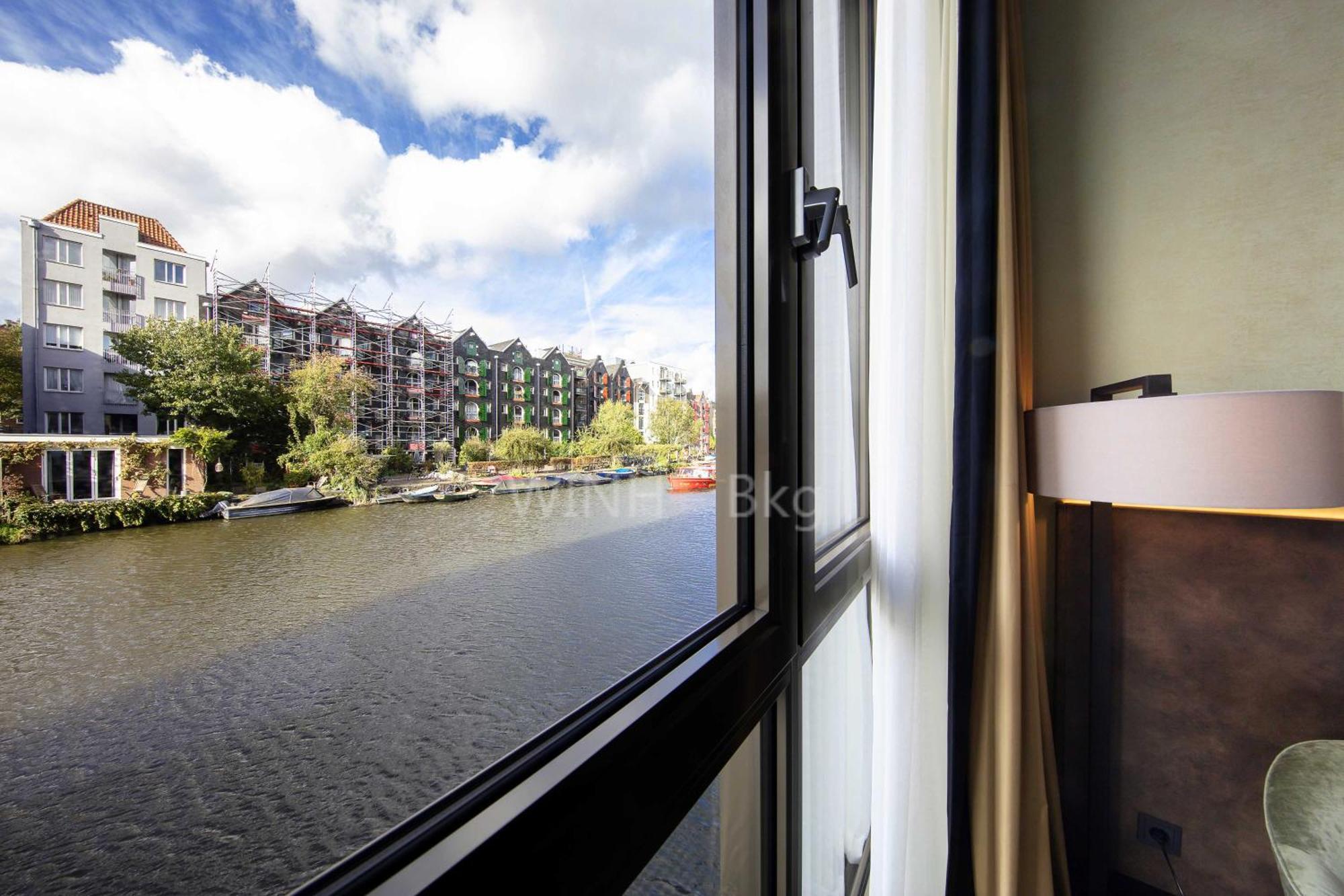 Family Three People Room with Canal View