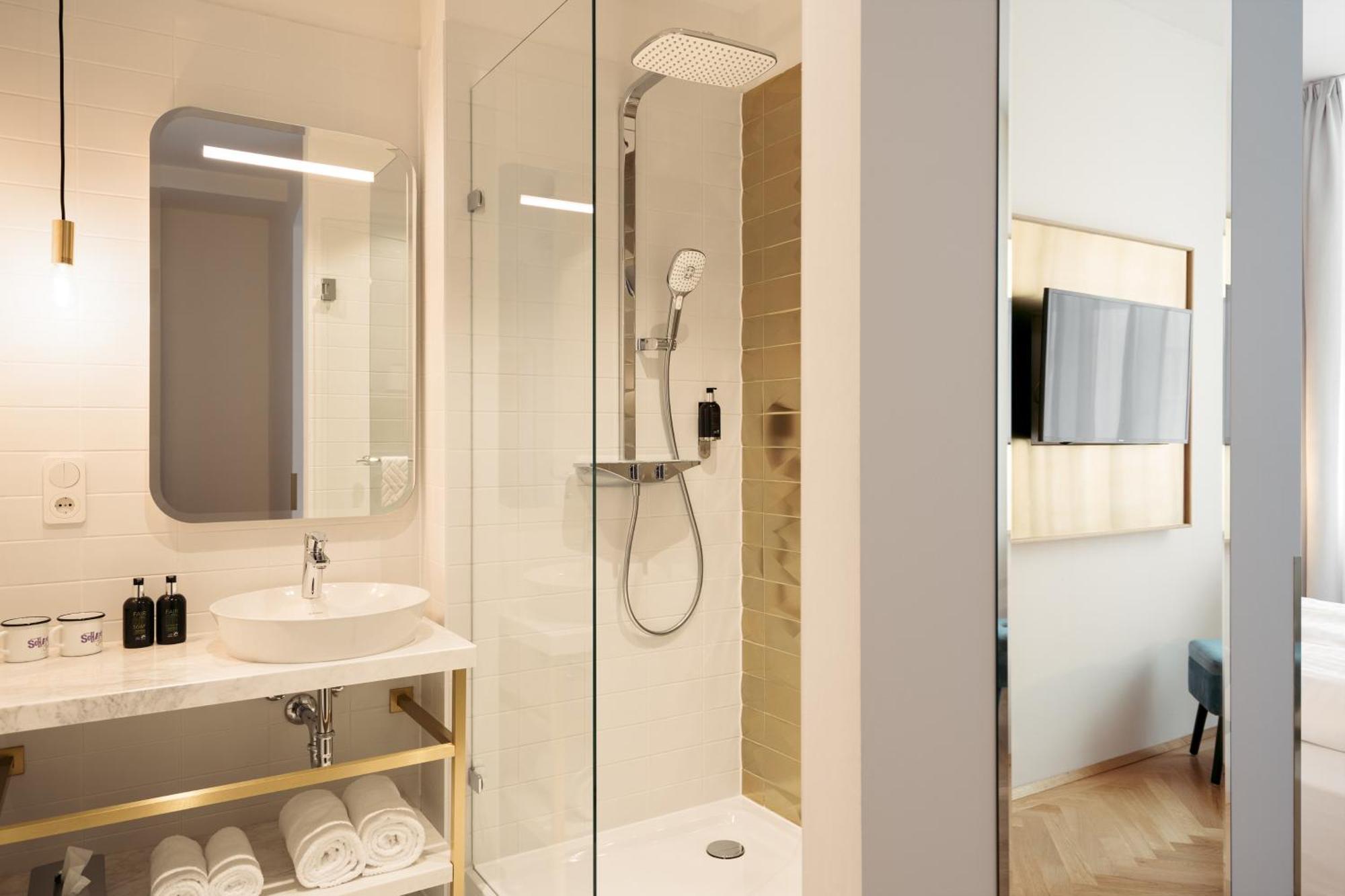 Smart Atrium Deluxe
