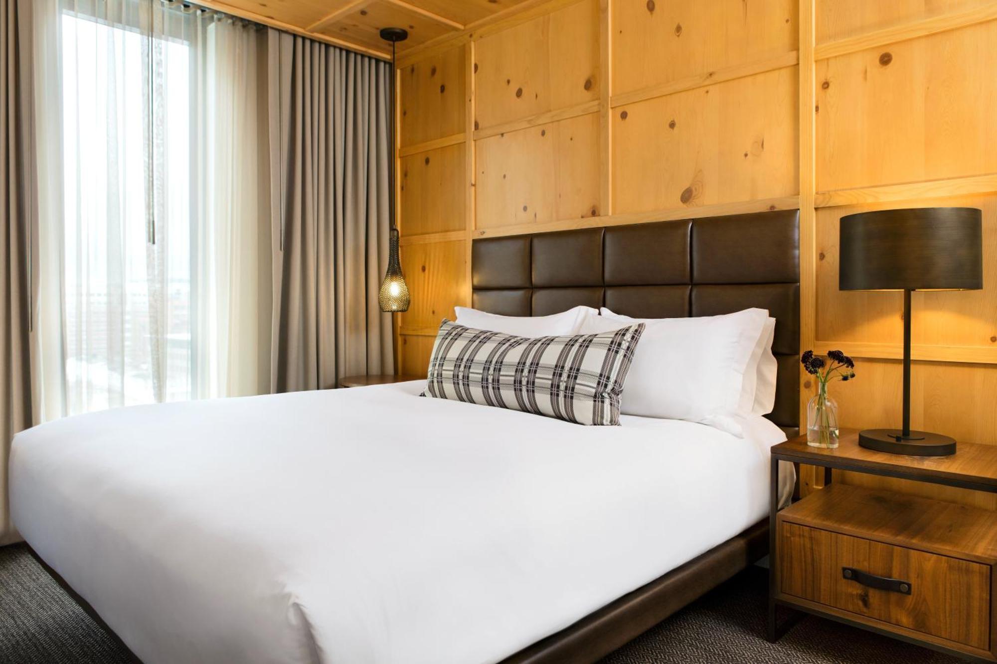 Essential King Room