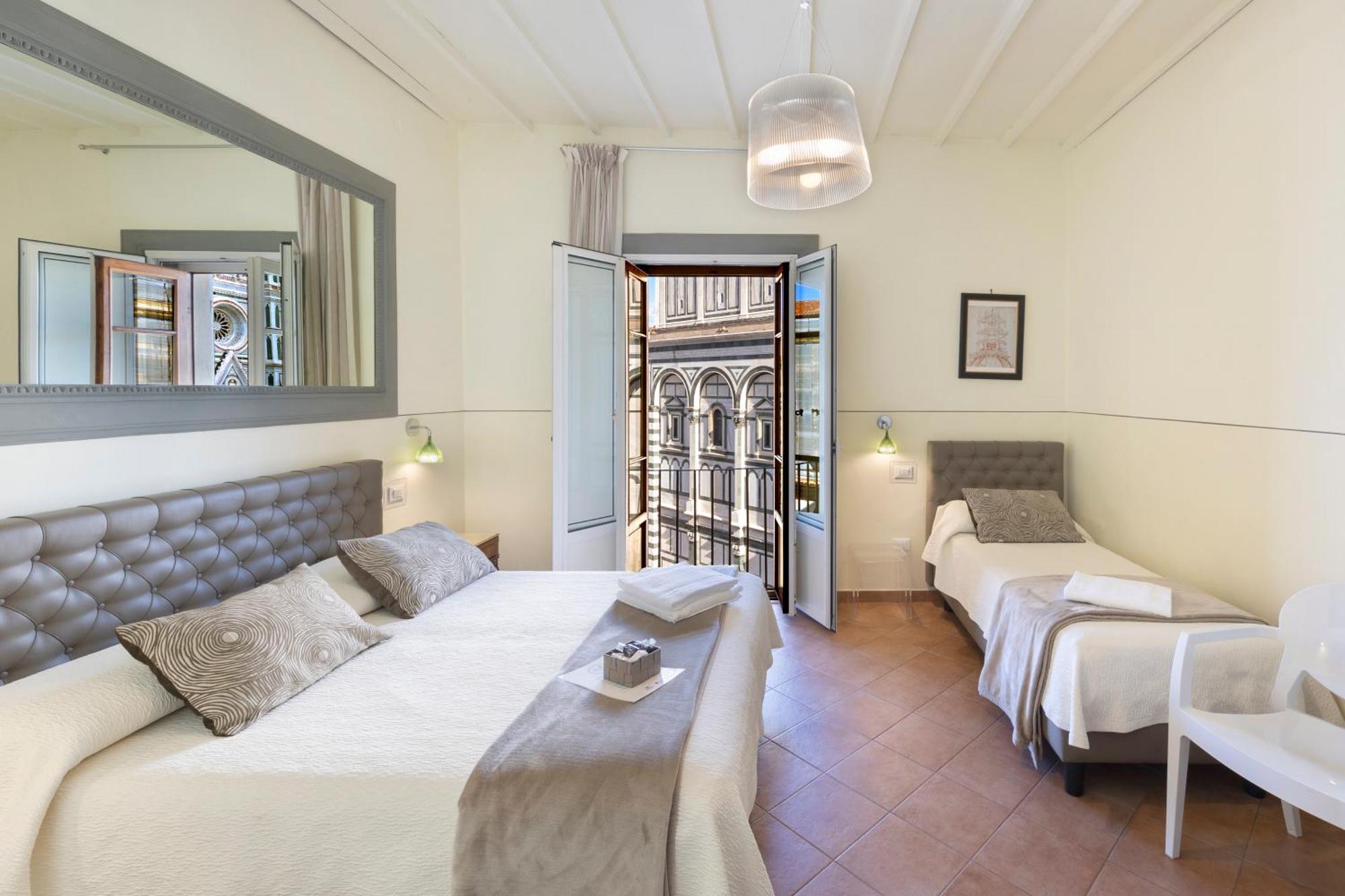 Triple Room with Duomo View,1281147016:JPEG