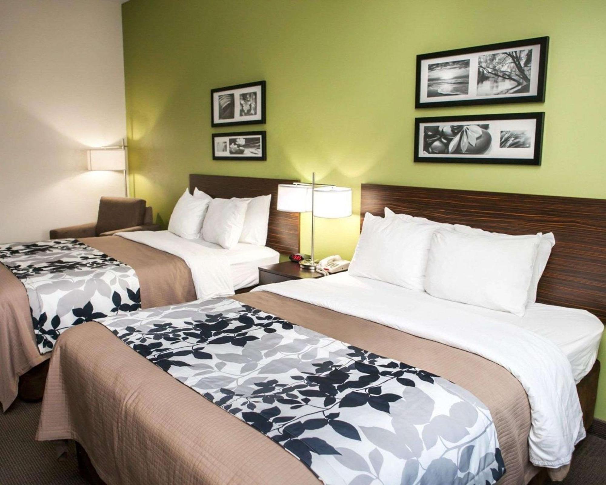 Queen Room with Two Queen Beds - Non-Smoking