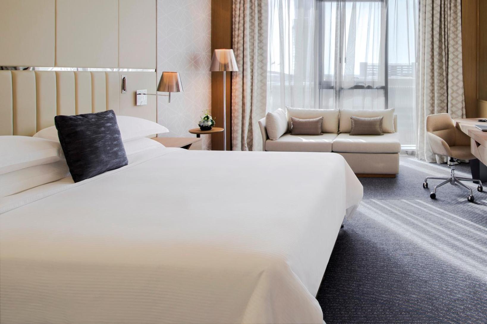 Guest Room – King Bed