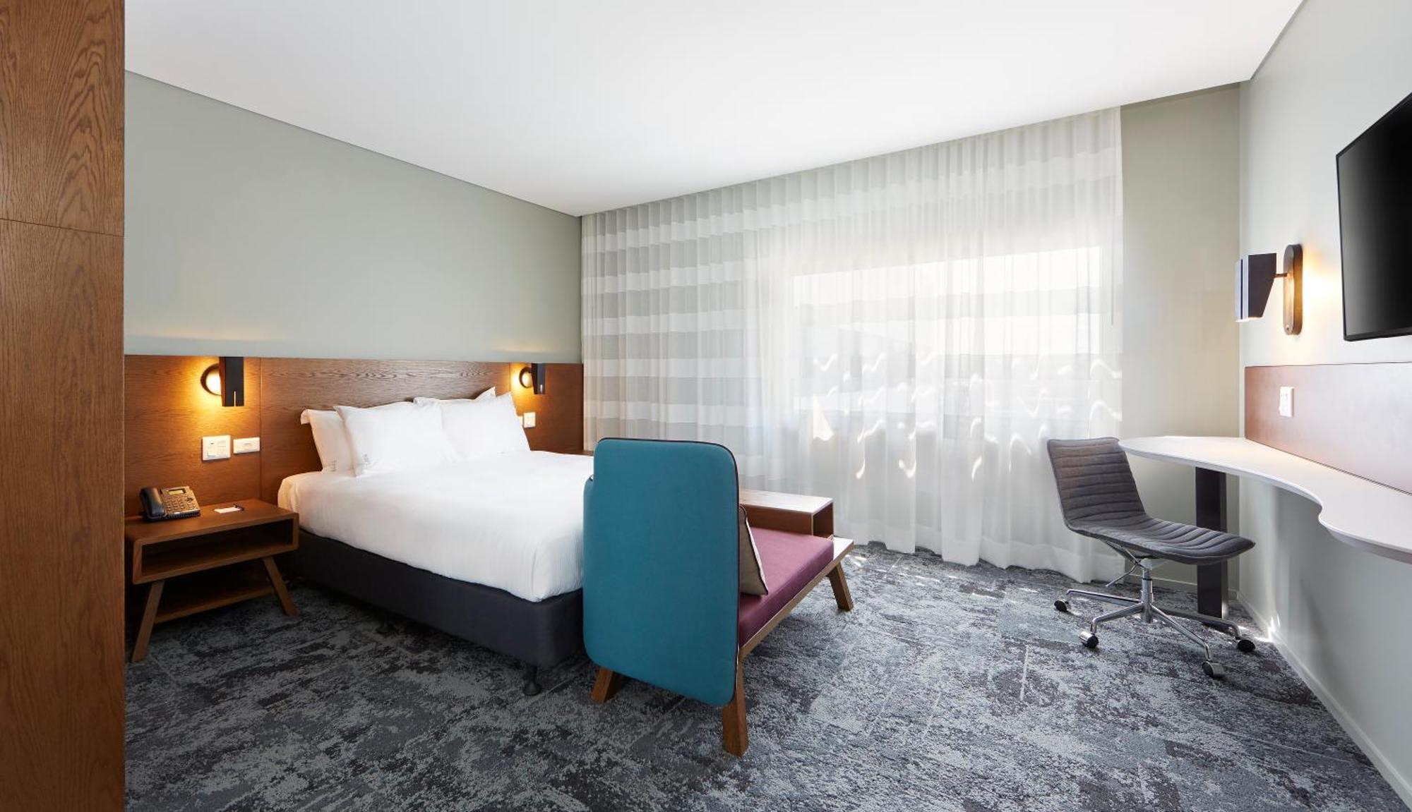 Standard Queen Room - Accessible with Free Breakfast