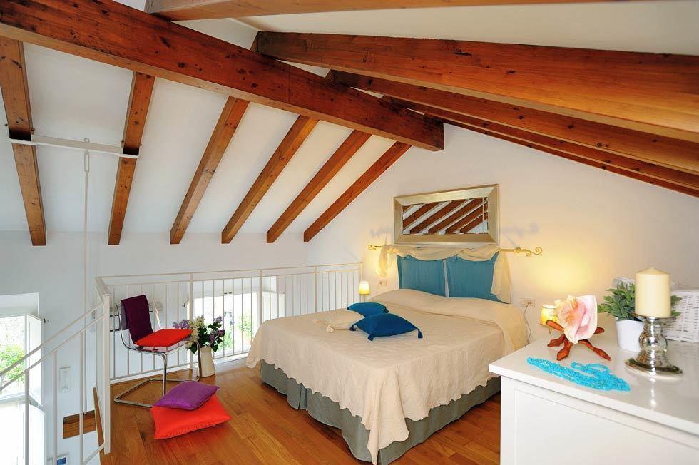 One-Bedroom Apartment - Split Level