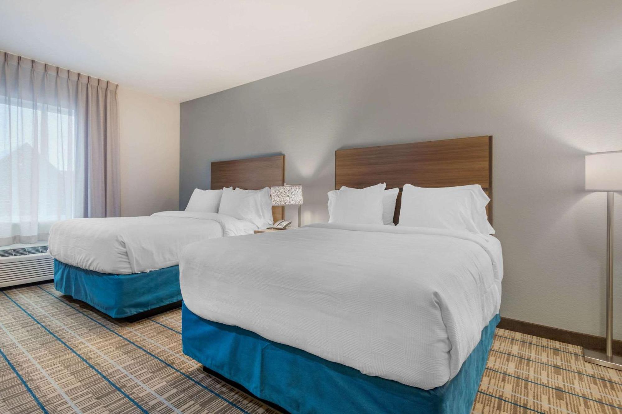 Queen Room with Two Queen Beds - Non-Smoking